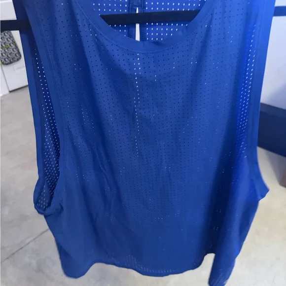 Gap Fit Mesh Muscle Tank -  Blue Sleeveless Tank Top - Picture 3 of 3